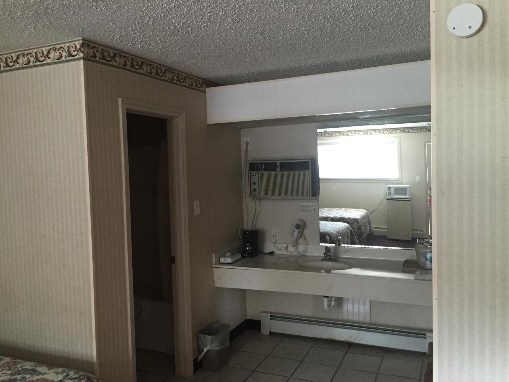 בון Highland Hills Motel & Cabins חדר תמונה