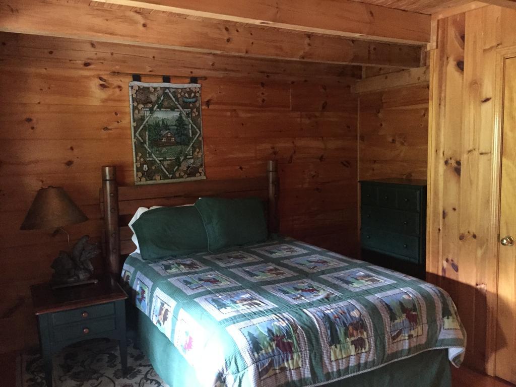 בון Highland Hills Motel & Cabins חדר תמונה