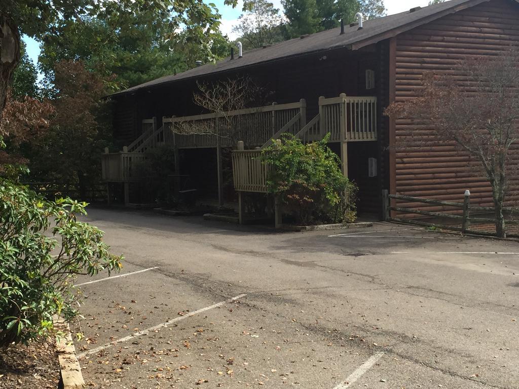 בון Highland Hills Motel & Cabins חדר תמונה