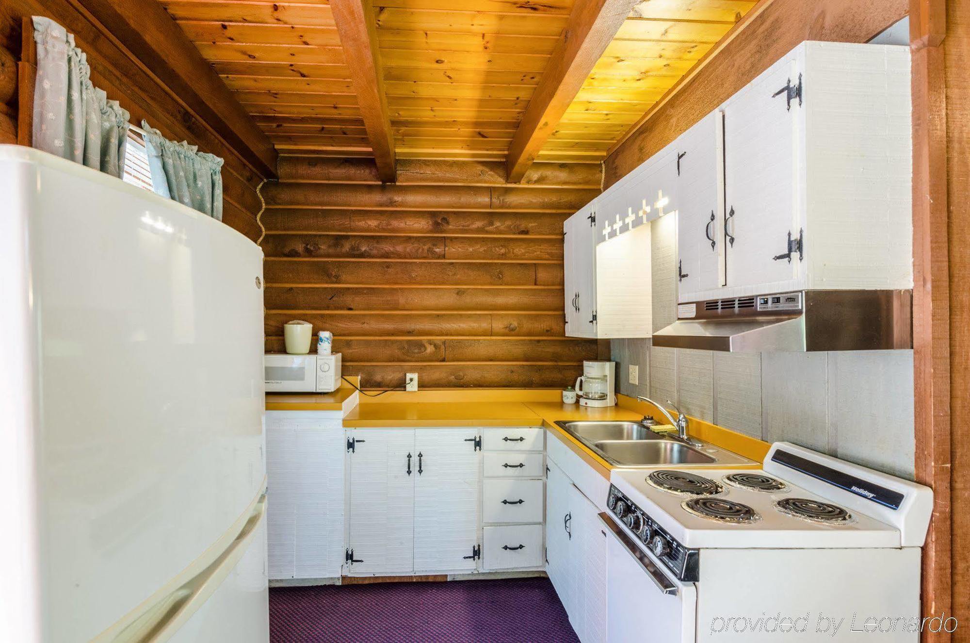 בון Highland Hills Motel & Cabins מראה חיצוני תמונה