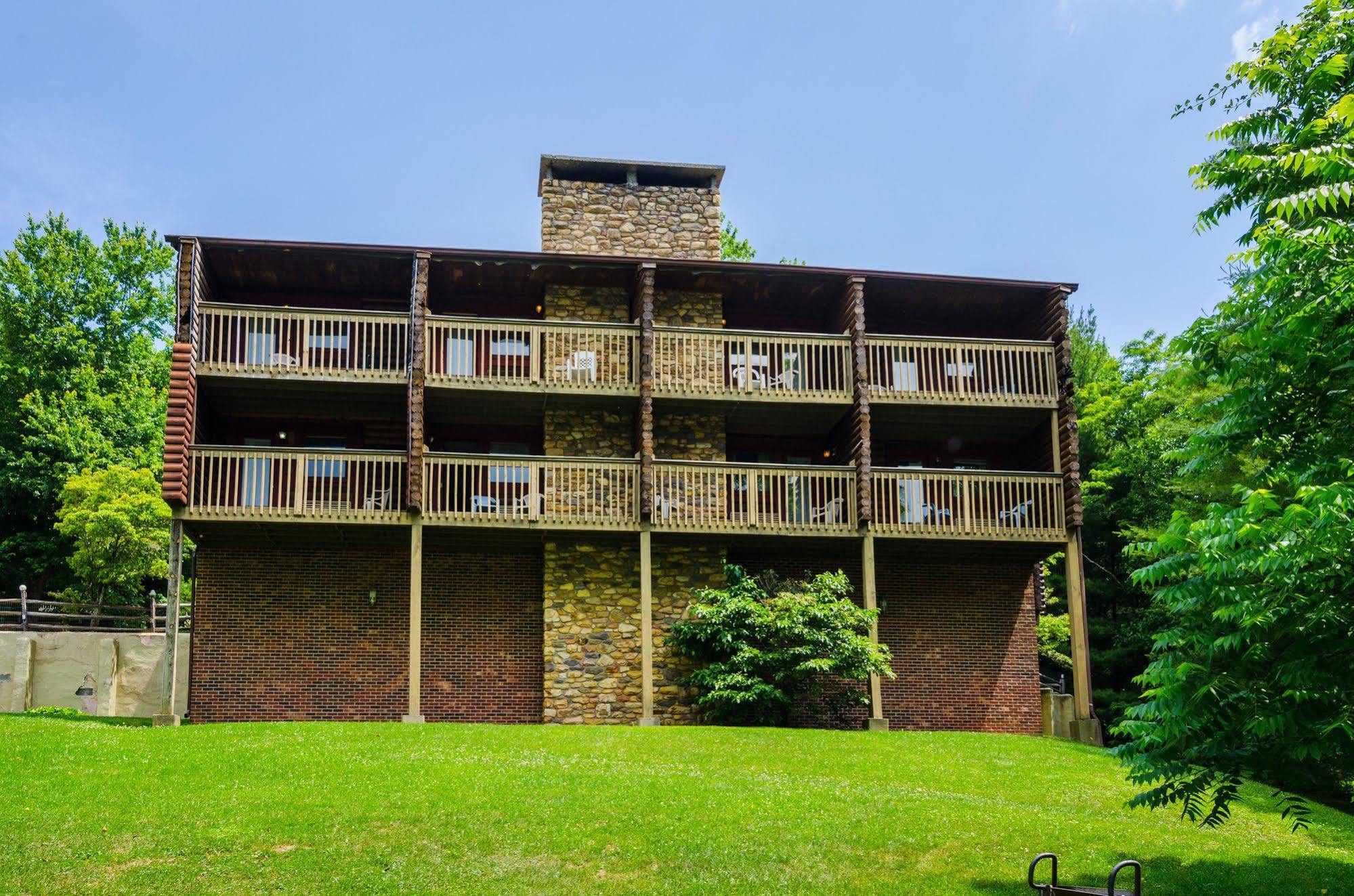 בון Highland Hills Motel & Cabins מראה חיצוני תמונה