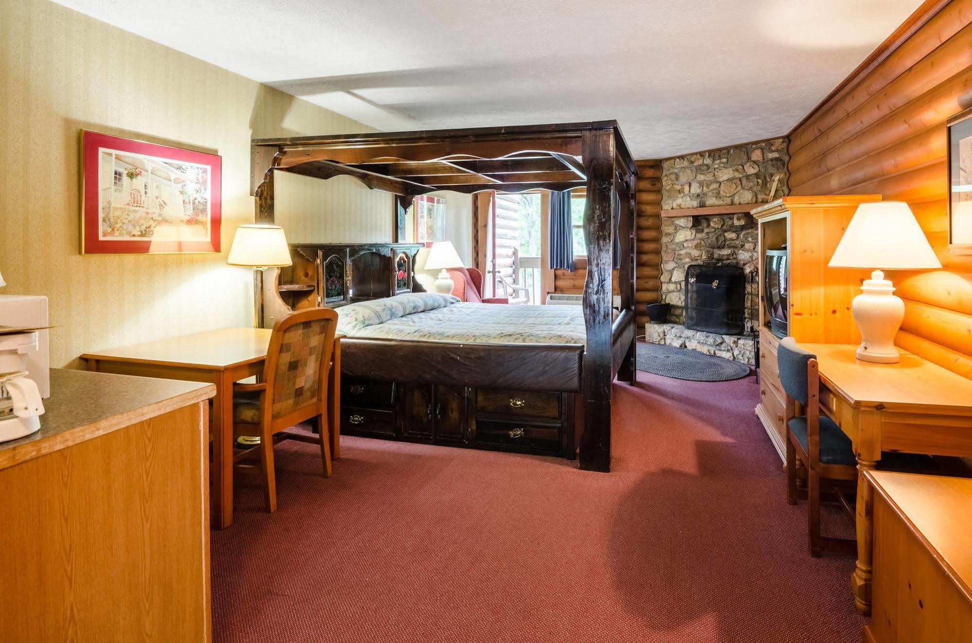 בון Highland Hills Motel & Cabins מראה חיצוני תמונה