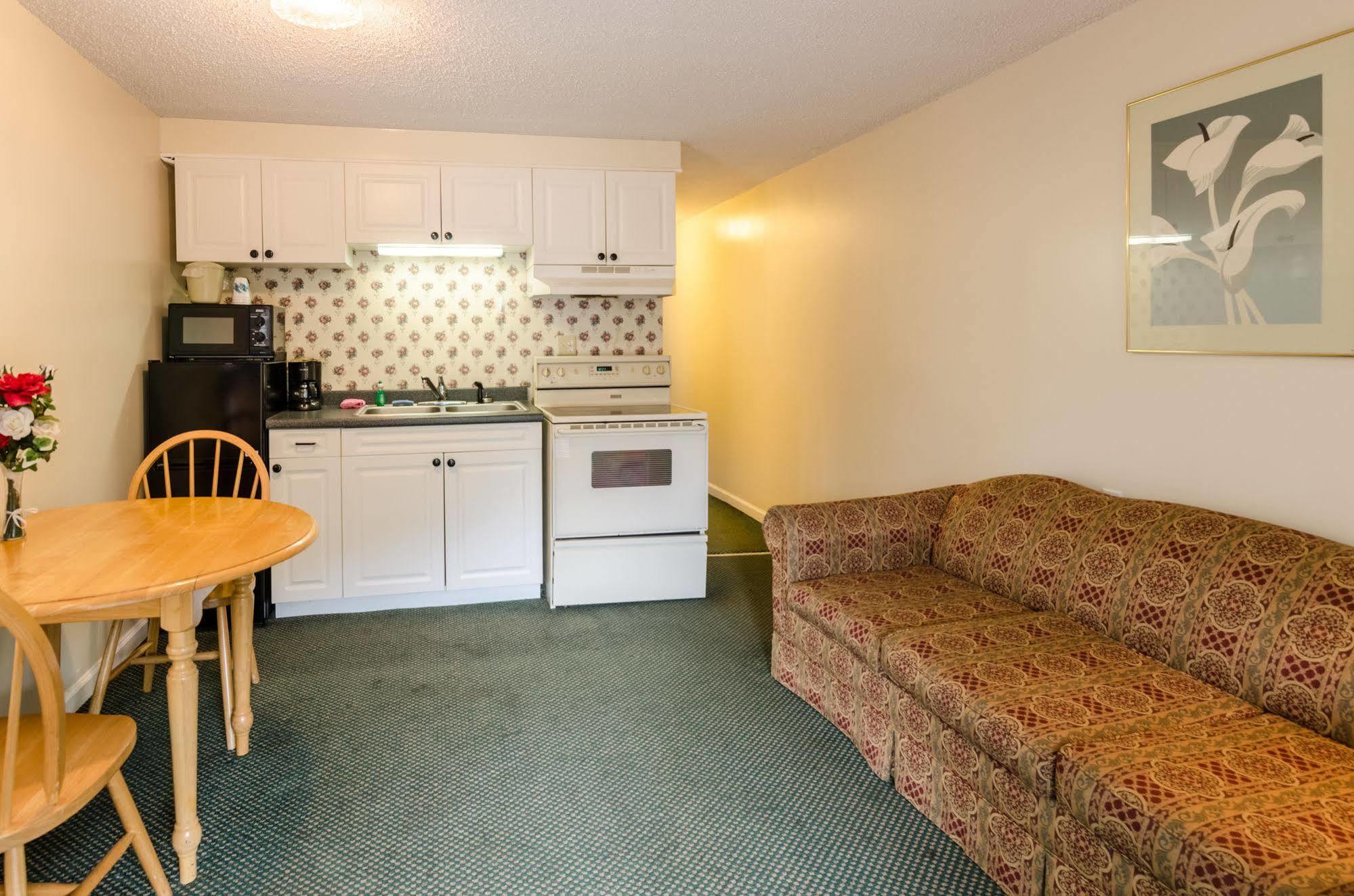 בון Highland Hills Motel & Cabins מראה חיצוני תמונה